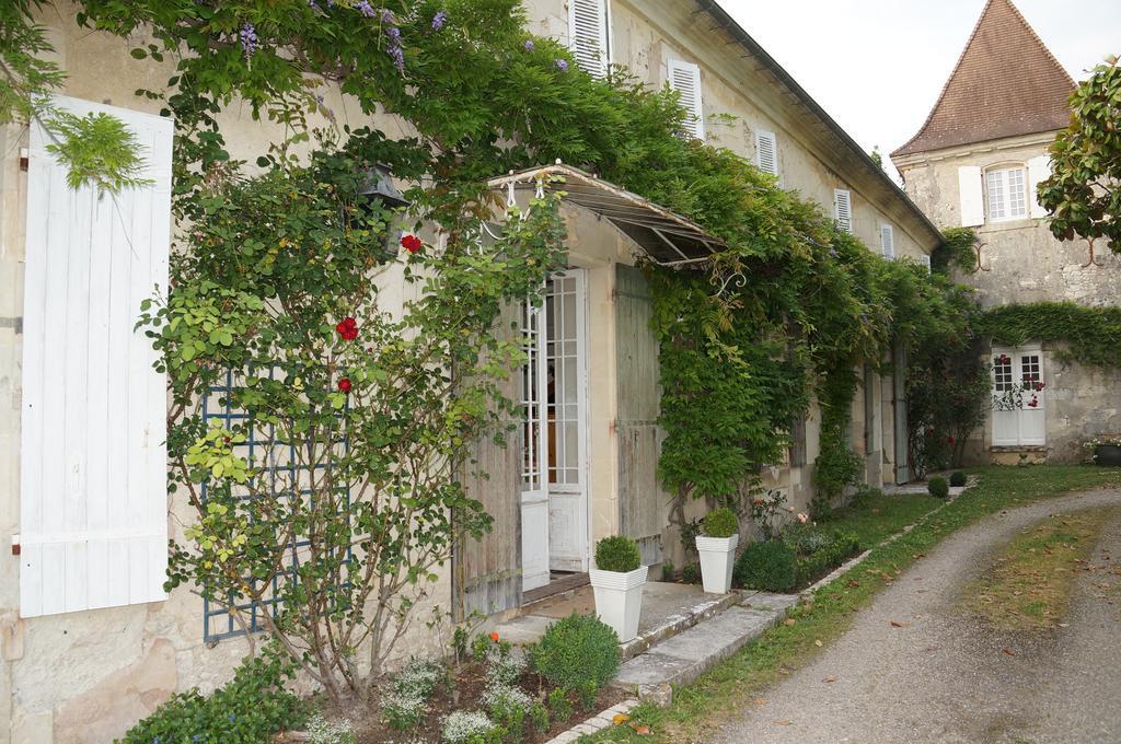 Chateau De Puyrigaud Bed and Breakfast Léoville Esterno foto