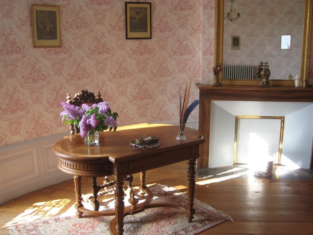Chateau De Puyrigaud Bed and Breakfast Léoville Esterno foto